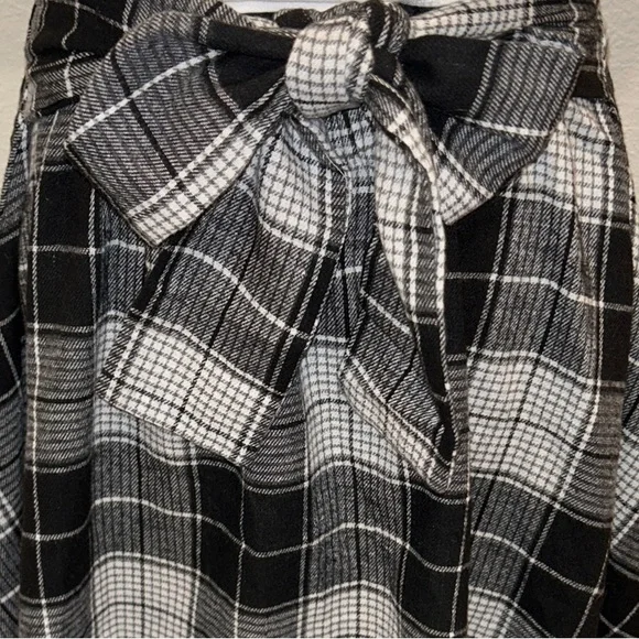 Black and White Plaid “Faux Wrap Around Waist Flannel Shirt” SKIRT -Mini NWOT - Picture 12 of 14